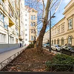 Karolyi Street - Central Location Quiet Place 2Ppl